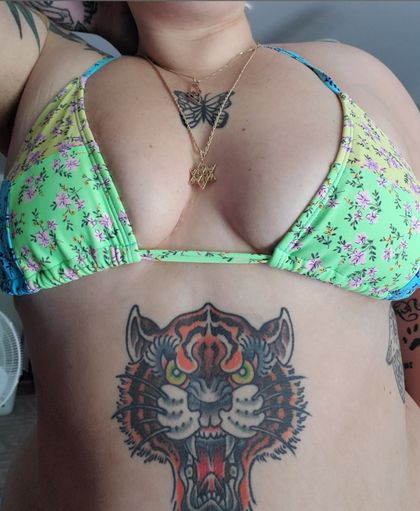 sexyfeetandteenybikinis OnlyFans picture