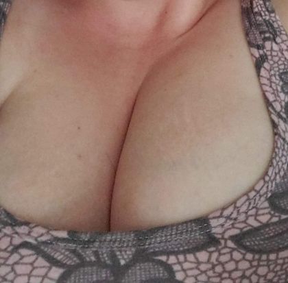 twobellybuttons10 OnlyFans picture