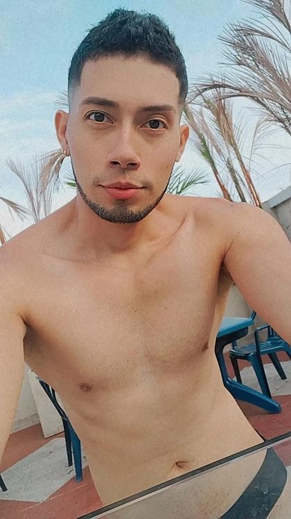 lopez25200 OnlyFans picture