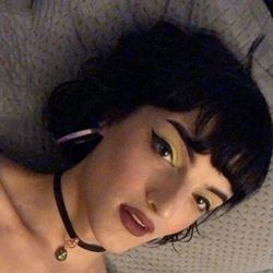 queenaddie OnlyFans picture