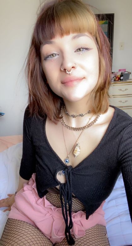 scarletpebbles OnlyFans picture