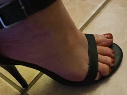 lpbuttnfeet OnlyFans picture
