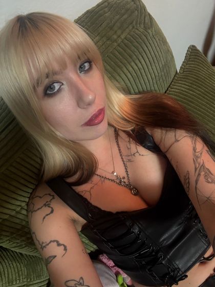 goddesspiperviolet OnlyFans picture