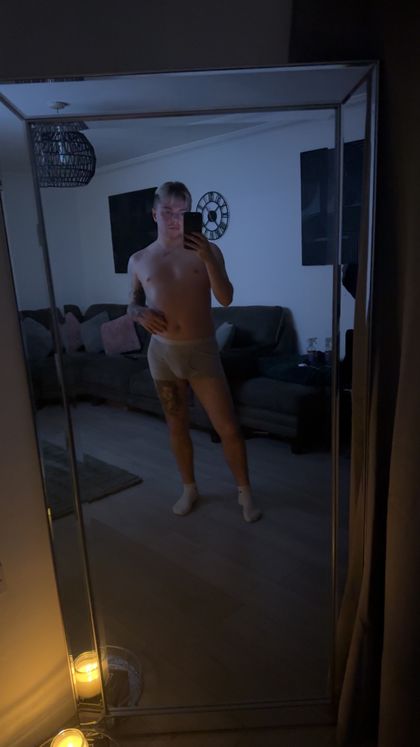 inked-blonde OnlyFans picture