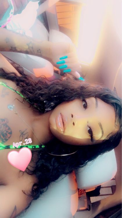 belizeanpunpun OnlyFans picture