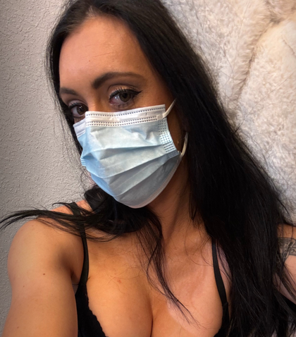 dr.ariavale OnlyFans picture