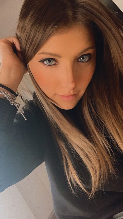 Best Hot Vals_v OnlyFans Accounts | FansMetrics.com