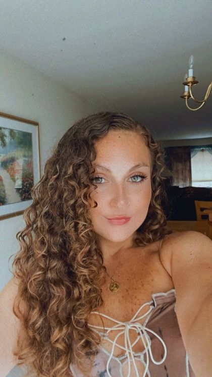 curlyhairshortie OnlyFans picture