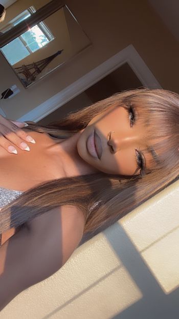 NiVia Wolfe