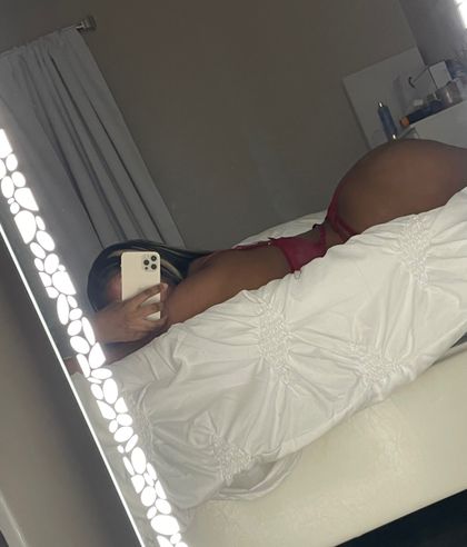 theizzster OnlyFans picture