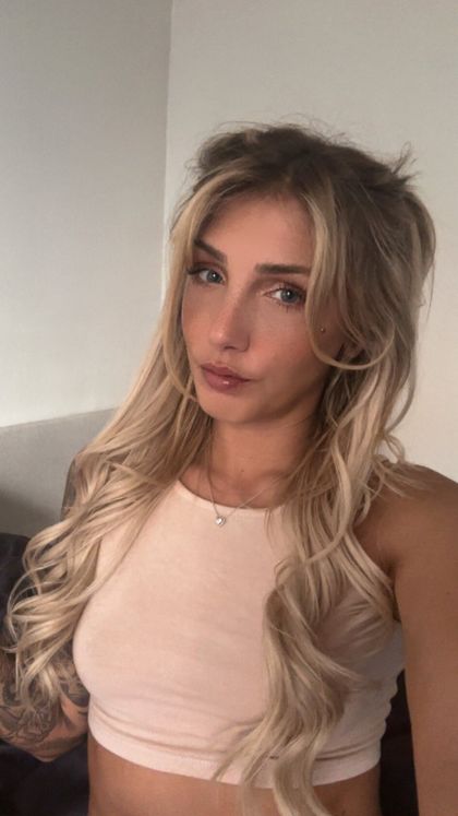 manuelaelena OnlyFans picture