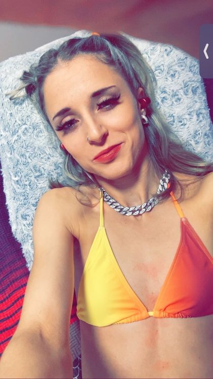 czechdolllive OnlyFans picture