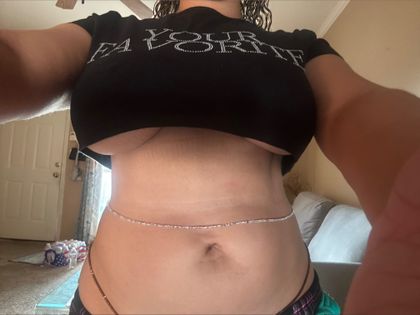 yourfavmuse OnlyFans picture