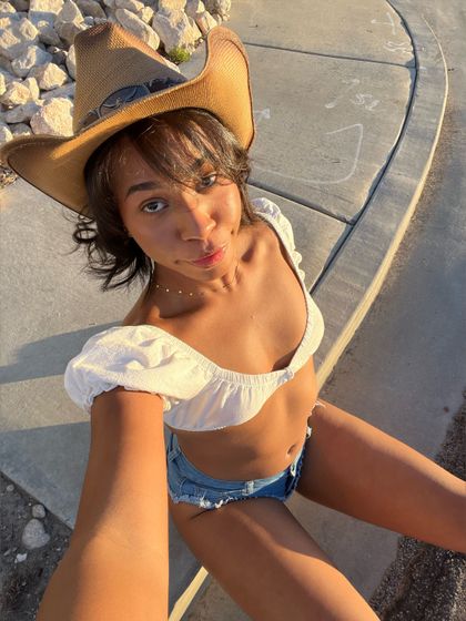 amibuefree OnlyFans picture