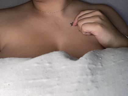 clooe OnlyFans picture
