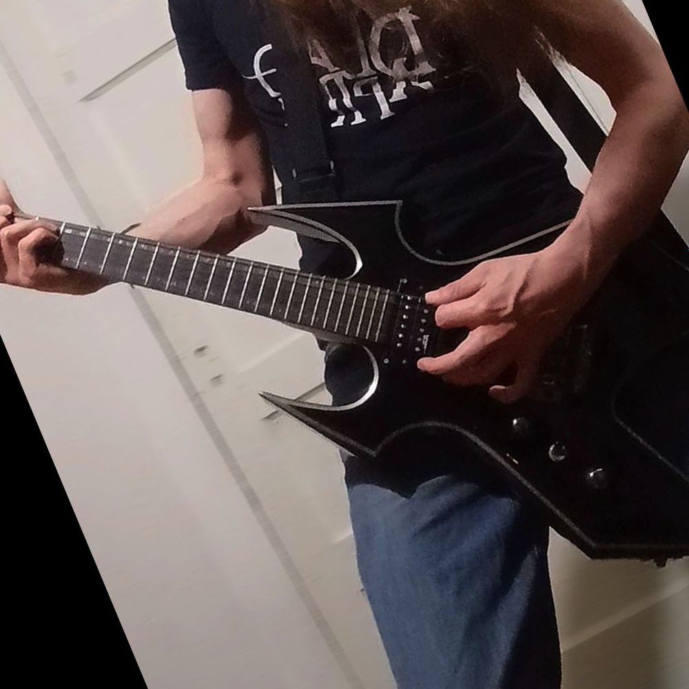 actuallybadatguitar OnlyFans profile picture