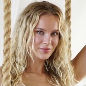 Best Hot Feed 18 OnlyFans Accounts | FansMetrics.com