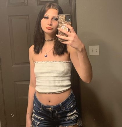 delylahmiller OnlyFans picture