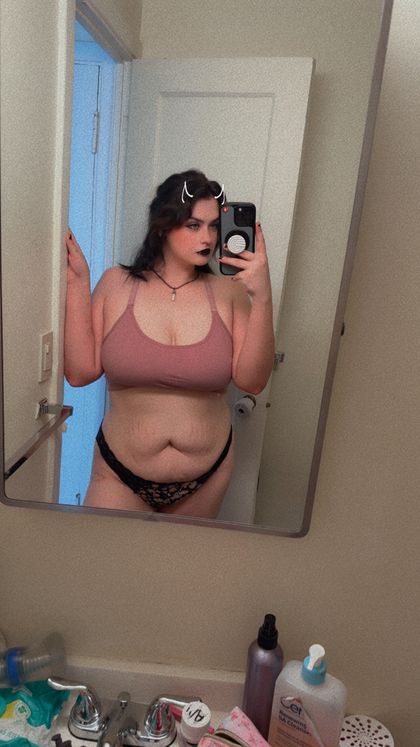 bumblebeebrat OnlyFans picture