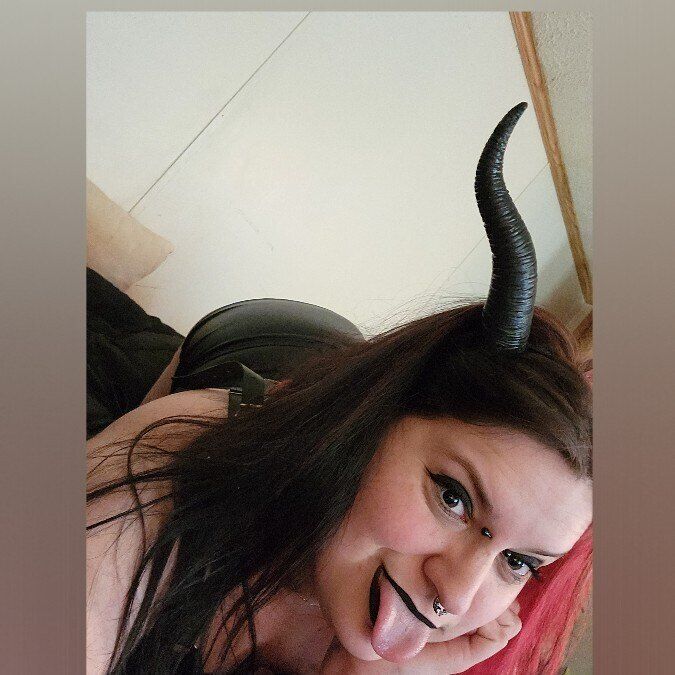 insatiablebunnybrat OnlyFans profile picture