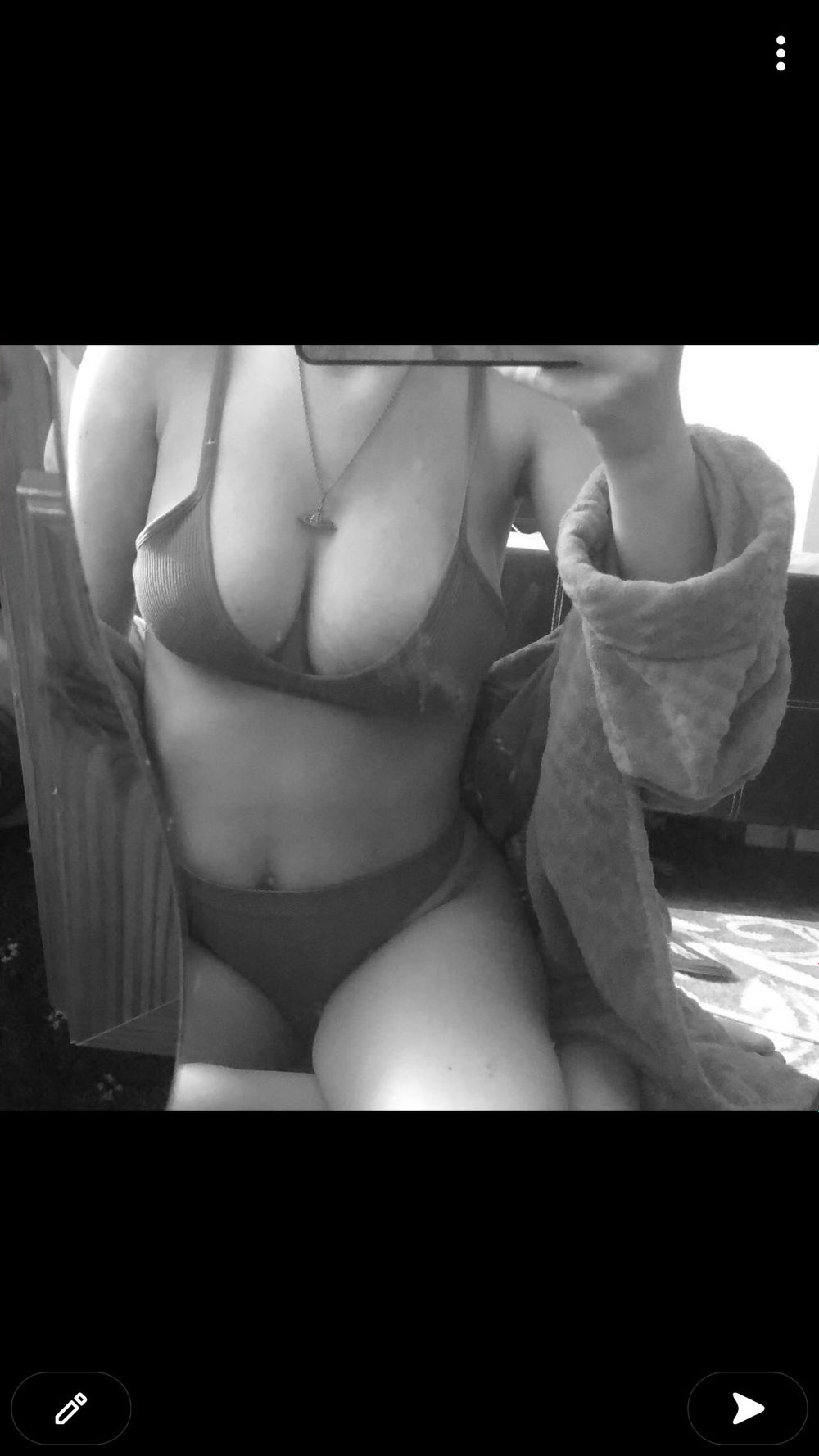 molls_18 OnlyFans profile picture