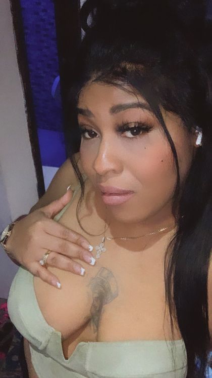 leeleeleaks22 OnlyFans picture