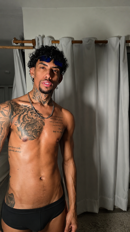 theo25cm OnlyFans picture