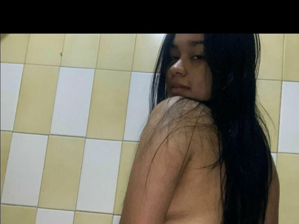 ivalentinaa OnlyFans - Free Trial - Photos - Socials | FansMetrics.com