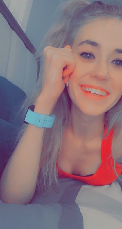 freekinziewhitney OnlyFans picture