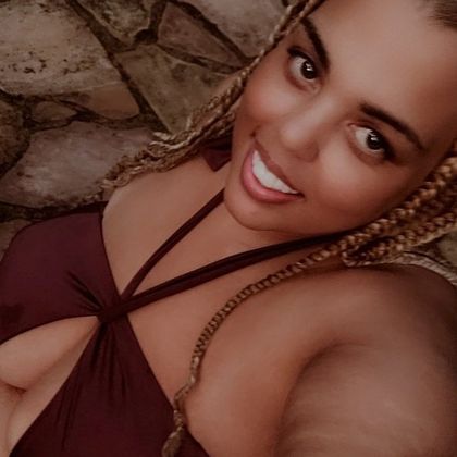 goldenbombshell OnlyFans picture