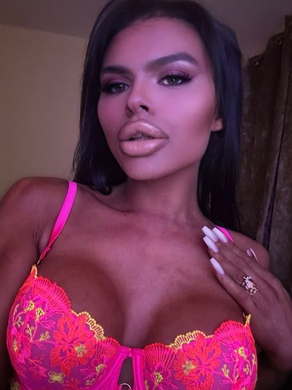 livlomax OnlyFans picture