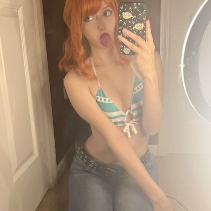 tinyemogf OnlyFans picture