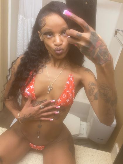 ravenswallowsxoxo OnlyFans picture