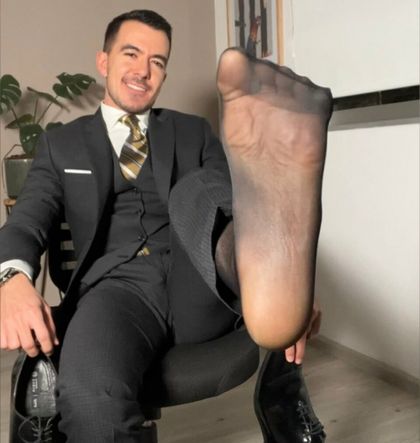 suiteddaily.feet OnlyFans picture