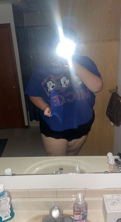 blushin.christina OnlyFans picture