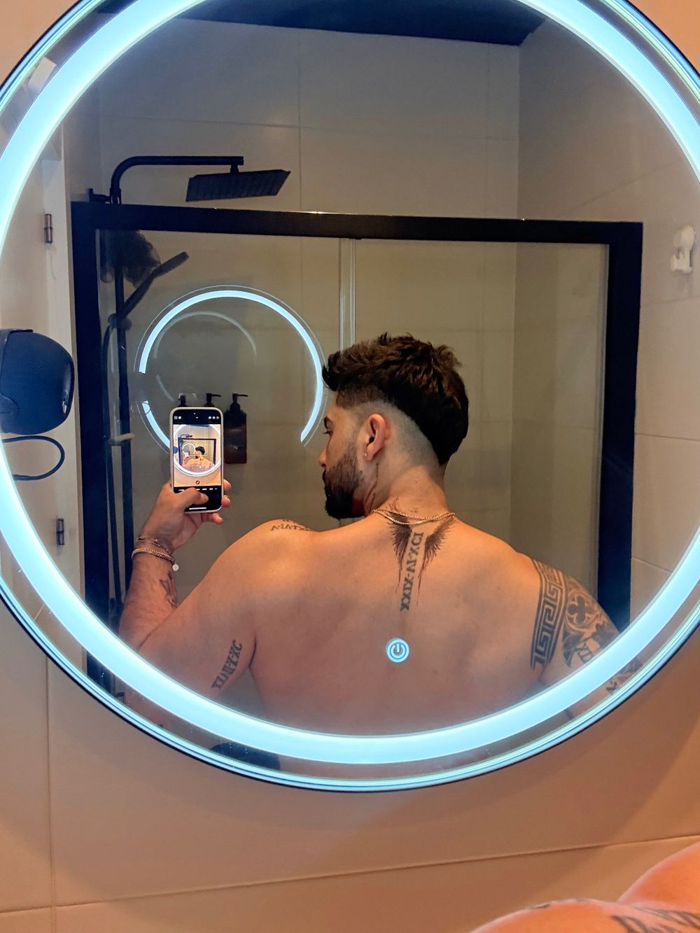 antonychacinx OnlyFans profile picture