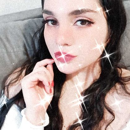 emmalovezit OnlyFans picture