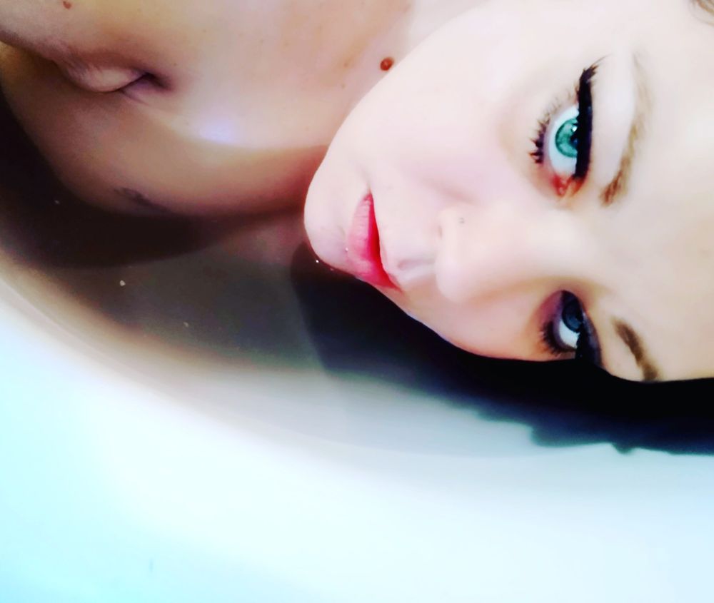 naughtyblueeye2 OnlyFans profile picture
