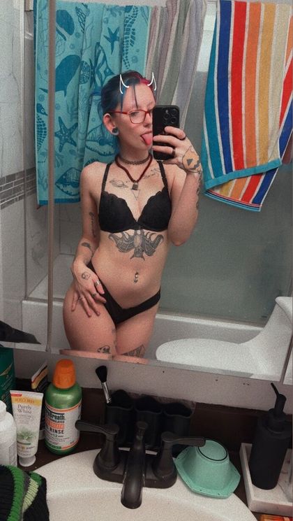d3monqueen666 OnlyFans picture