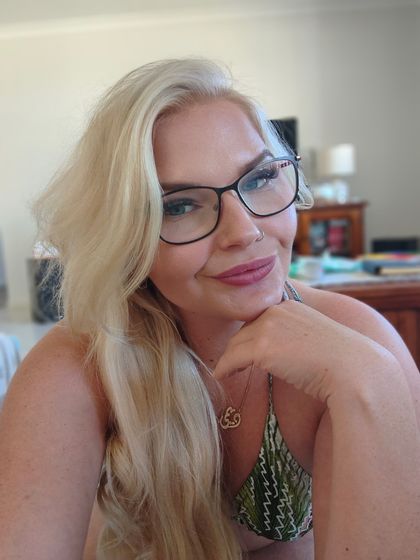 elliselace OnlyFans picture