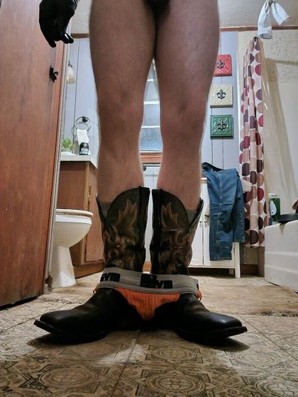 bootguyl OnlyFans picture