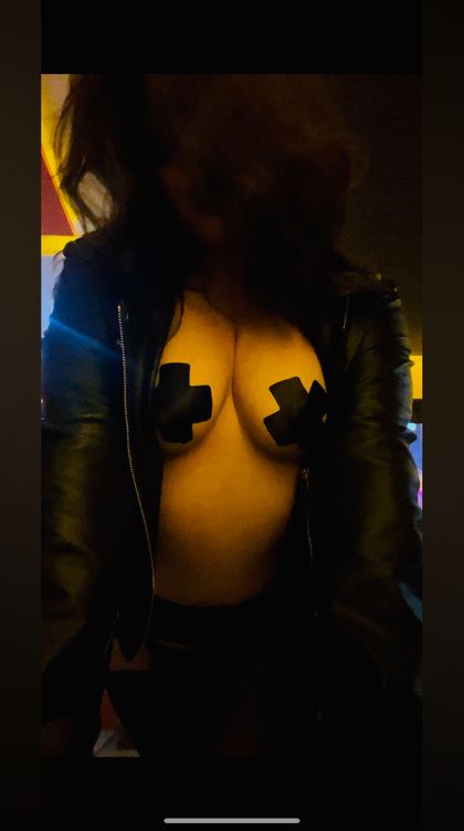 violethudson OnlyFans picture