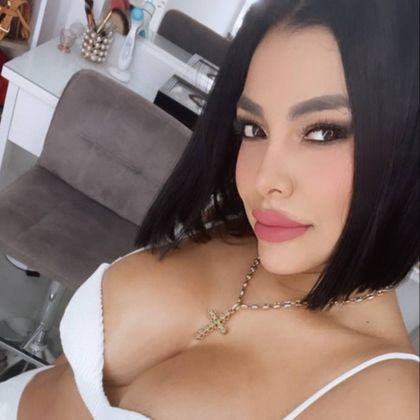 adrihurtado OnlyFans picture