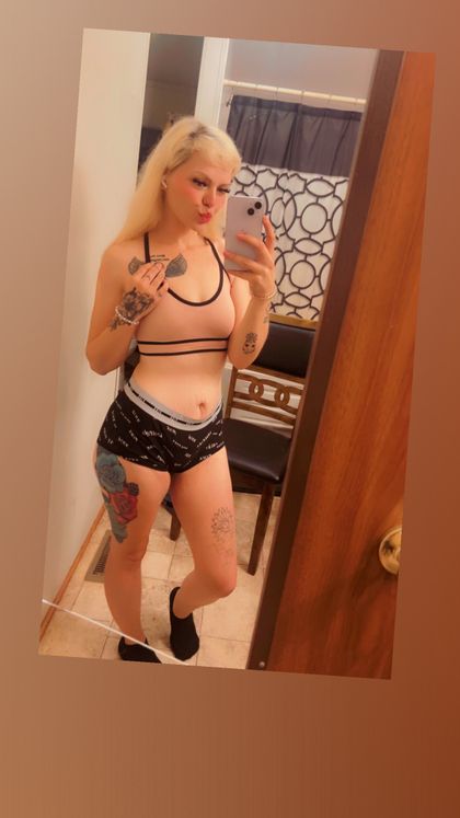 ch3viigirl OnlyFans picture