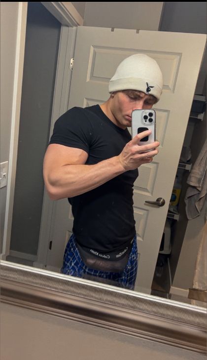 hungdaggerr OnlyFans picture