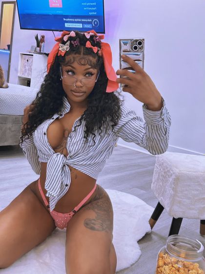 showgirlneek OnlyFans picture