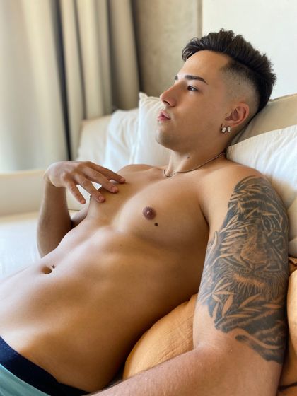 tthegoldenboyy OnlyFans picture