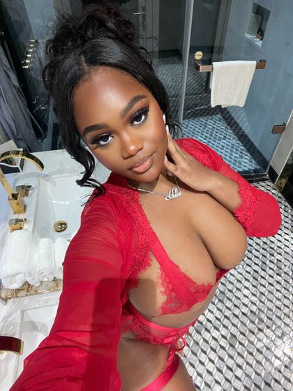 aquafinadinaaa OnlyFans picture
