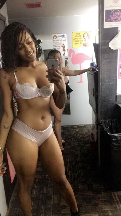 goldengal25 OnlyFans picture