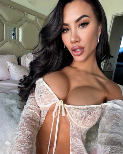 corrieyee OnlyFans picture